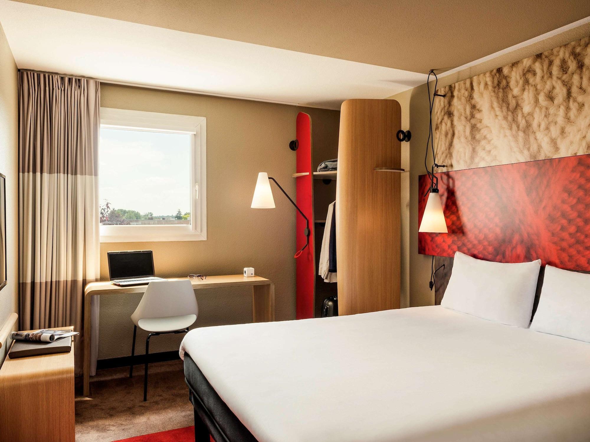 Ibis Massy Hotel