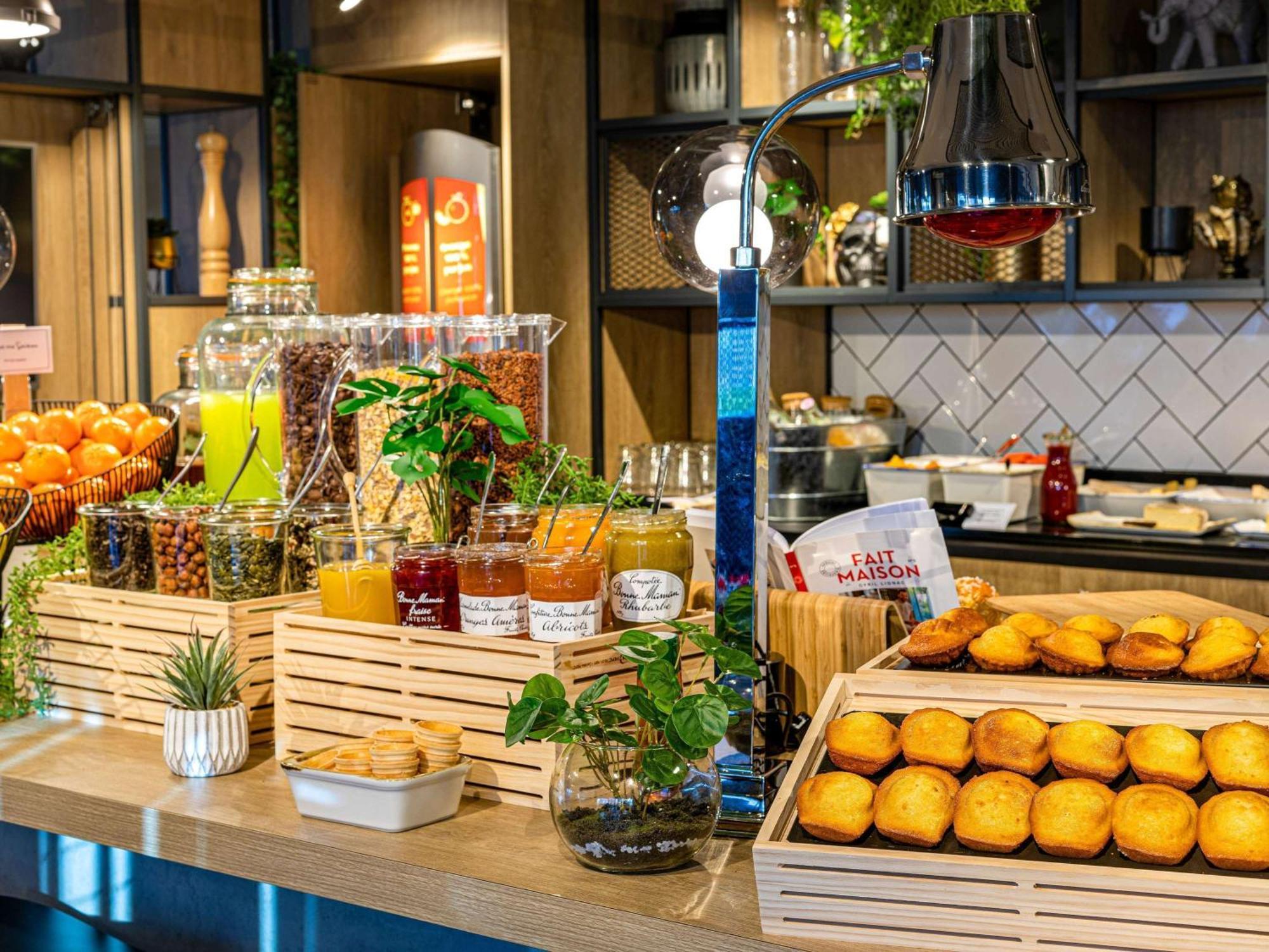 Ibis Massy Hotel 3*