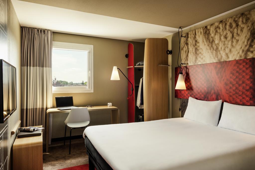 Hotel Ibis Massy