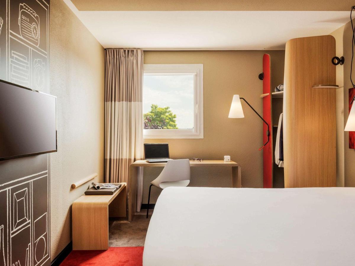 Ibis Massy